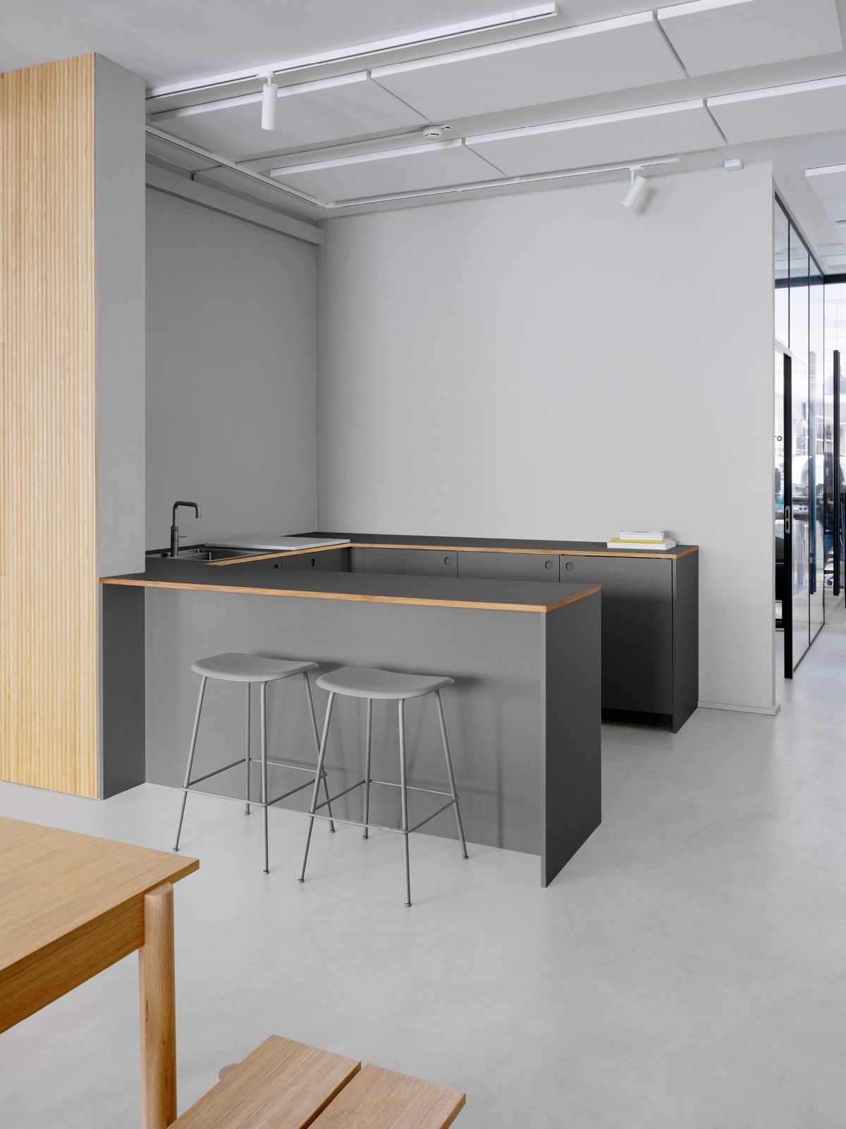 Siège de Muuto, Copenhague - Cuisine grise BASIS