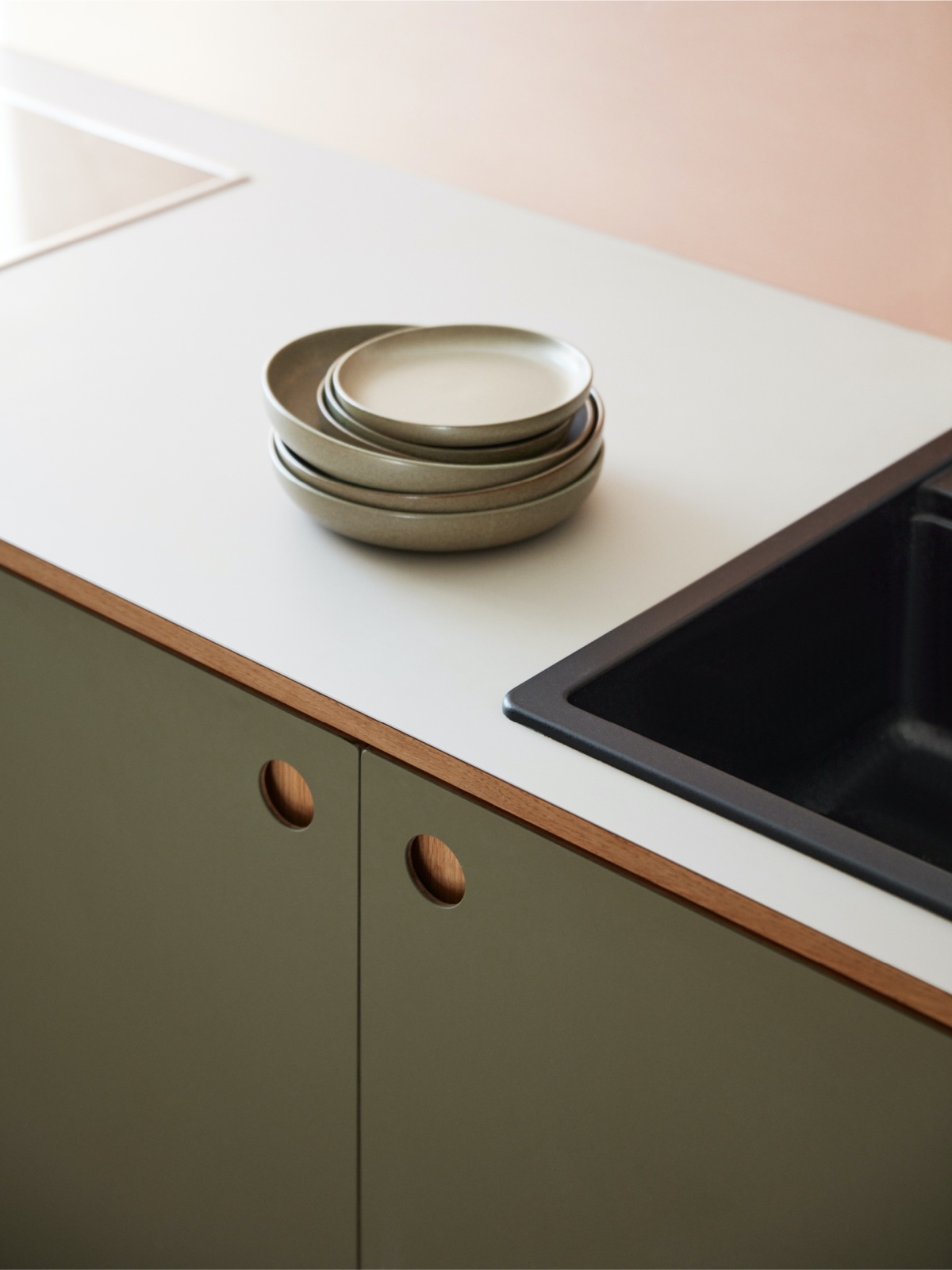 Cuisine BASIS en vert olive