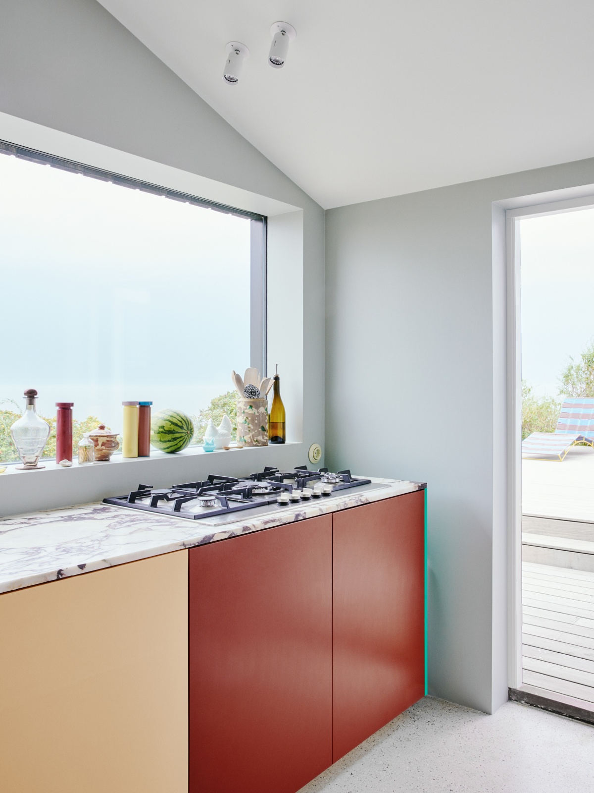 MATCH avec façades en PEHD vert, bleu, pêche et marron