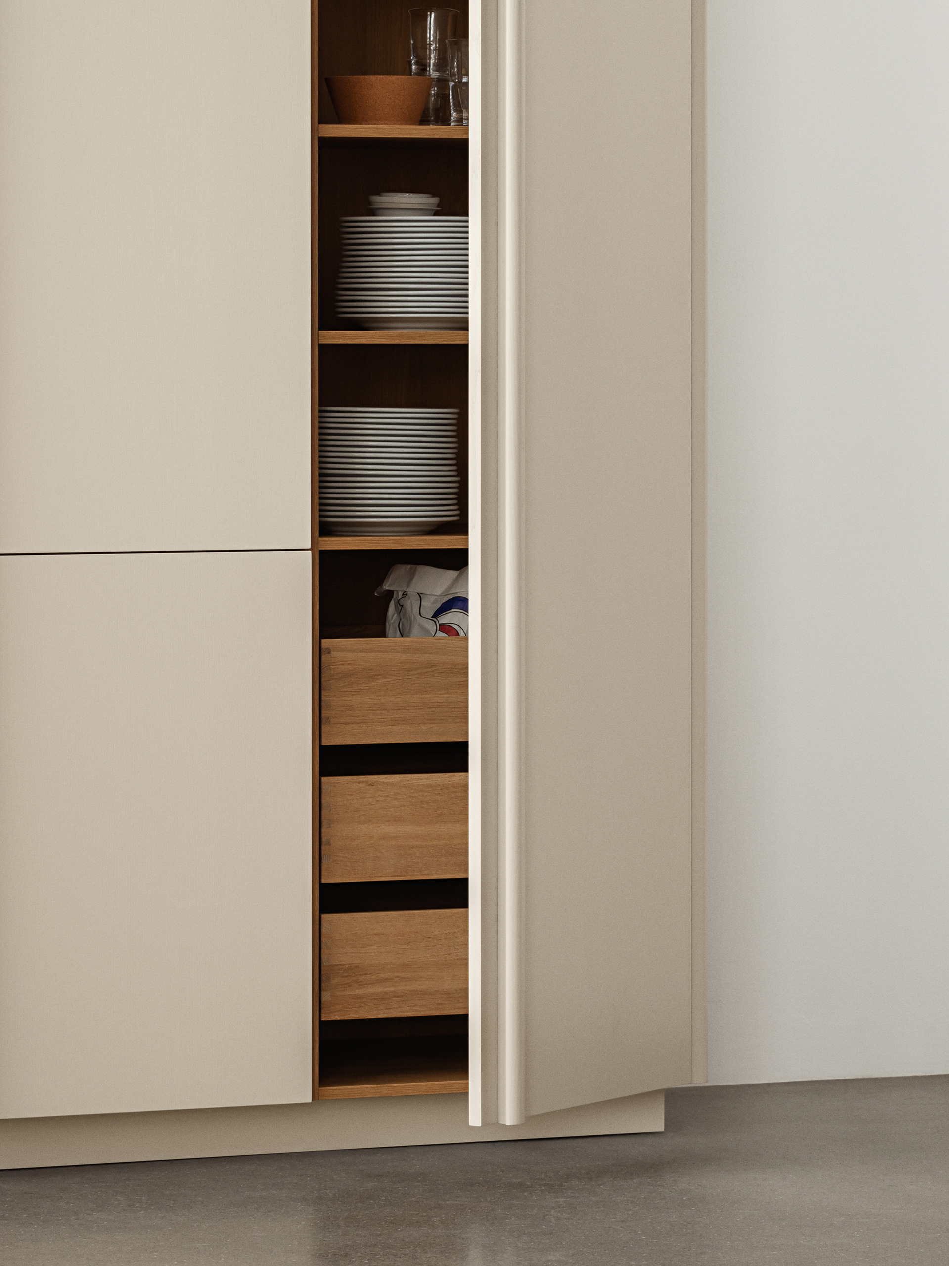 Schubladen aus heller Eiche