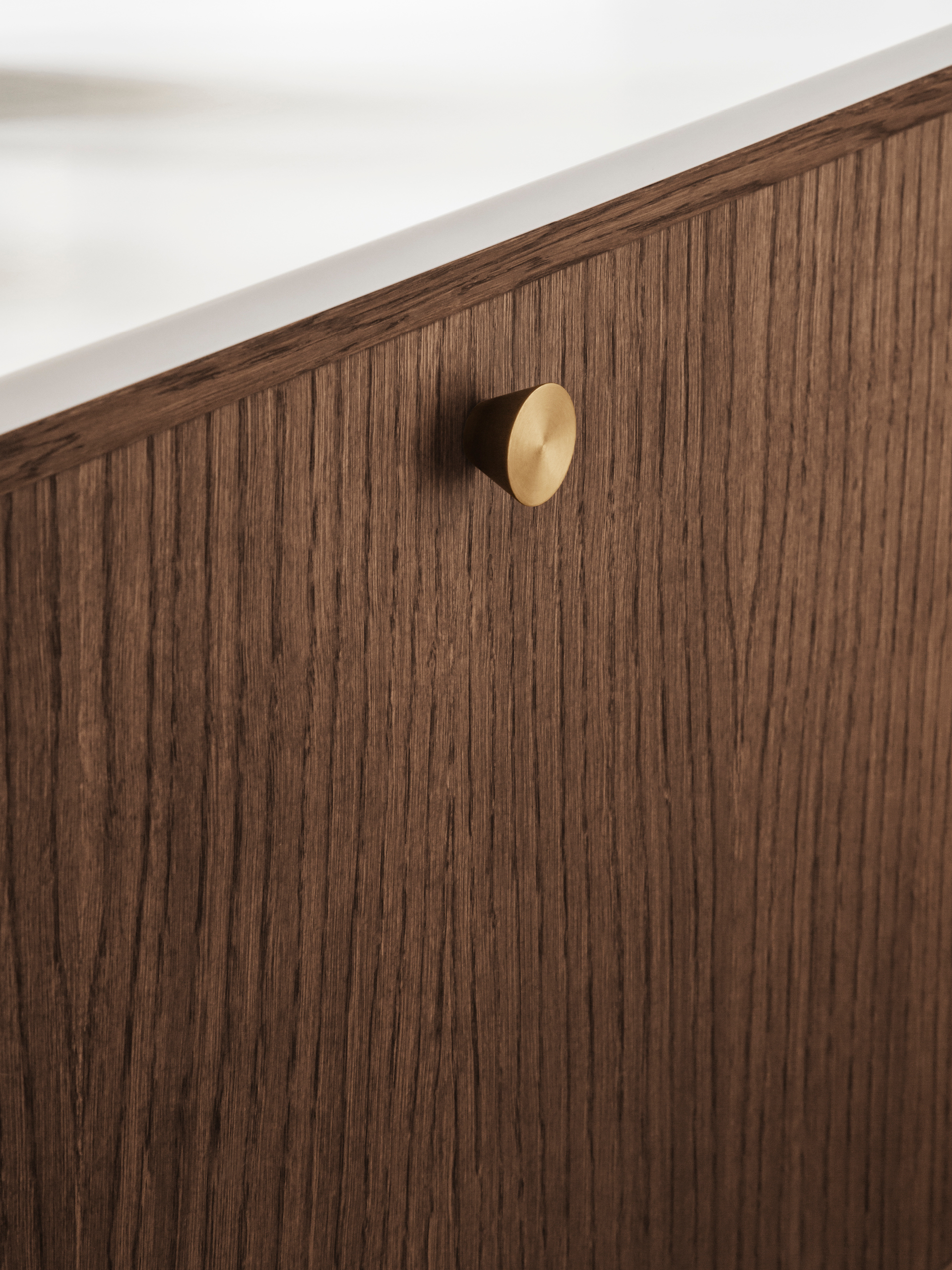 Brass handle for FRAME dark oak fronts