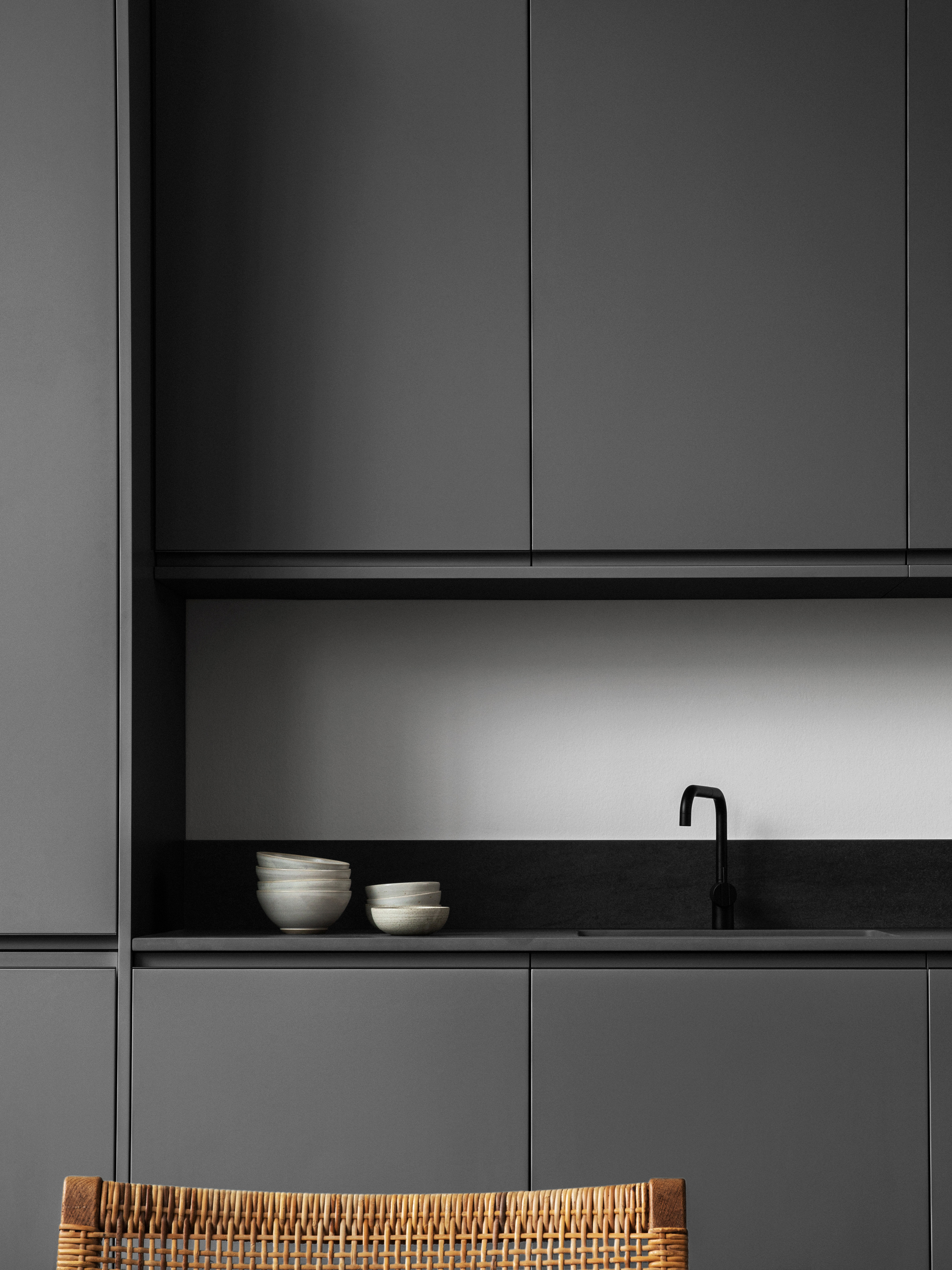 Mørk Dekton bordplade